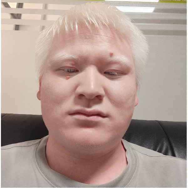 30岁岁安徽单身帅哥 - 烟台吉缘网